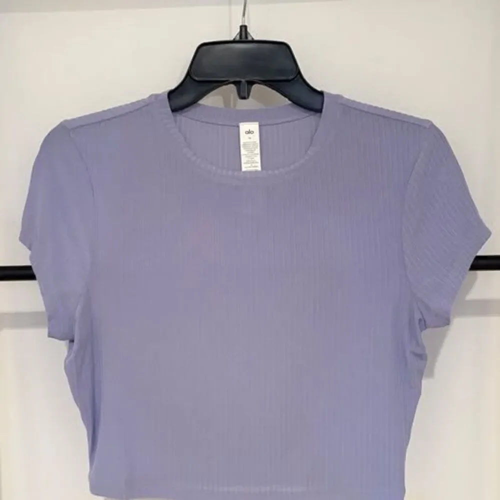 Alo Yoga Ribbed Sea Coast Cropped Short Sleeve Tee